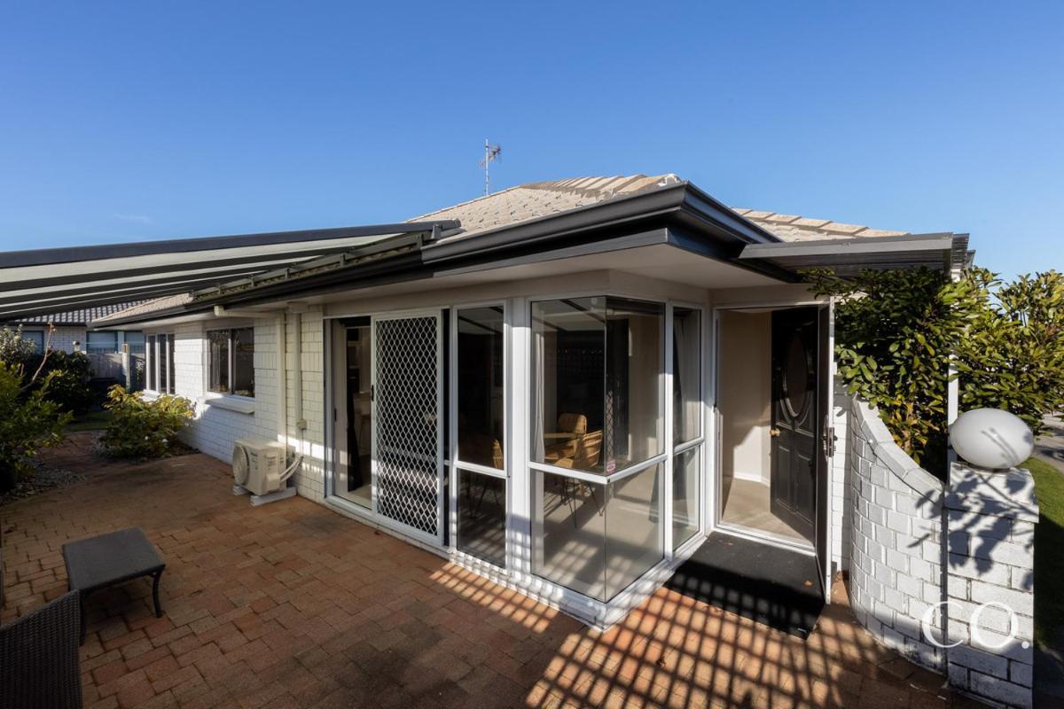 Pavilion Beachfront Apartments Mount Maunganui Eksteriør bilde